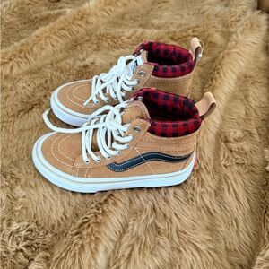 Vans Kids cold weather sneakers/boots with Red Accents - size 13